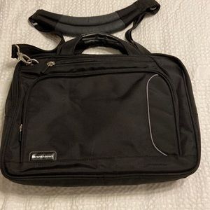 Brenthaven Laptop Bag color black excellent condition wide 17” high 13”